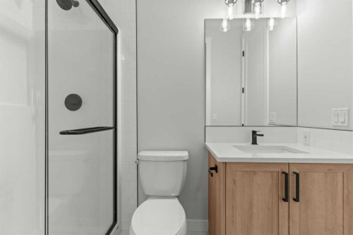 263 Kinniburgh Loop, Chestermere, AB - Indoor Photo Showing Bathroom