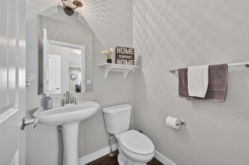 143 Cranarch Crescent Se, Calgary, AB - Indoor Photo Showing Bathroom