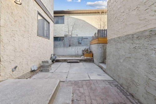 91 Edgehill Drive Nw, Calgary, AB - Outdoor