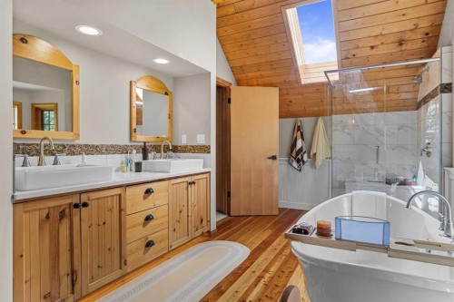 216 Bow River Drive, Harvie Heights, AB - Indoor Photo Showing Bathroom