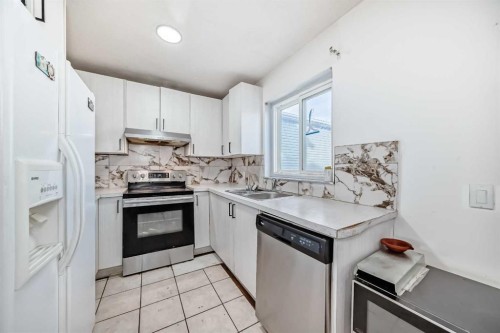104 Falmere Way Ne, Calgary, AB - Indoor Photo Showing Kitchen