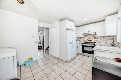104 Falmere Way Ne, Calgary, AB - Indoor Photo Showing Kitchen