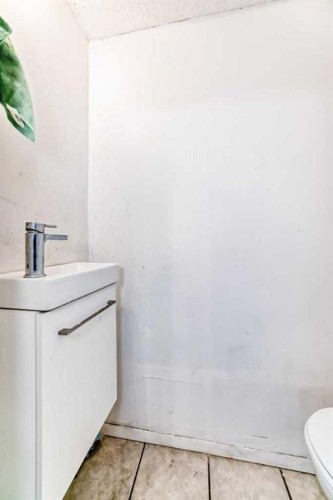 104 Falmere Way Ne, Calgary, AB - Indoor Photo Showing Bathroom