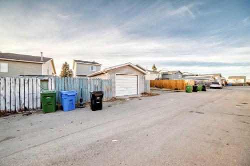 104 Falmere Way Ne, Calgary, AB - Outdoor
