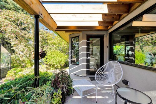 1707 Suffolk Street Sw, Calgary, AB - Outdoor With Exterior