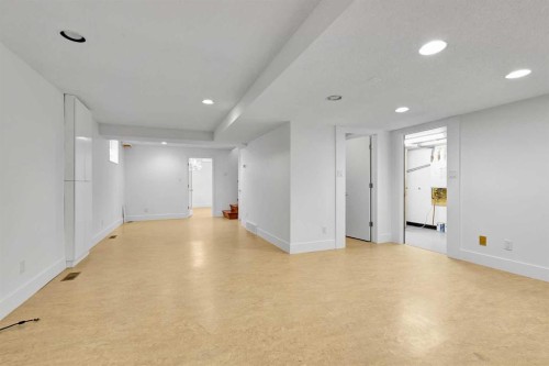 1707 Suffolk Street Sw, Calgary, AB - Indoor Photo Showing Other Room