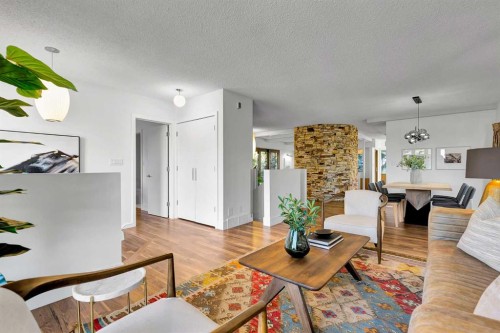 1707 Suffolk Street Sw, Calgary, AB - Indoor Photo Showing Living Room