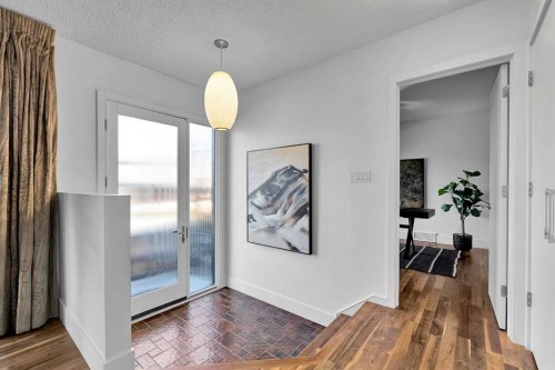 1707 Suffolk Street Sw, Calgary, AB - Indoor Photo Showing Other Room
