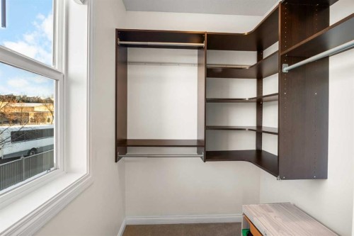 156 Royal Manor Nw, Calgary, AB - Indoor