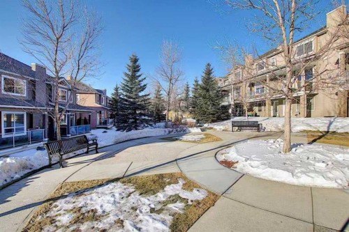 156 Royal Manor Nw, Calgary, AB - Outdoor