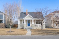 4416 Quentin Court SW Calgary, AB T2T 6B9