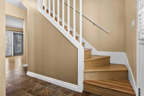 4416 Quentin Court Sw, Calgary, AB - Indoor Photo Showing Other Room