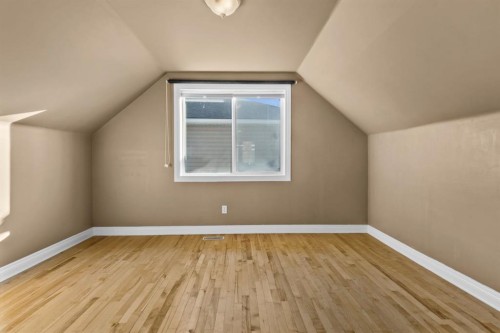 4416 Quentin Court Sw, Calgary, AB - Indoor Photo Showing Other Room