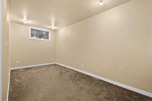 4416 Quentin Court Sw, Calgary, AB - Indoor Photo Showing Other Room