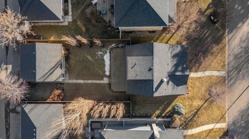 4416 Quentin Court Sw, Calgary, AB - Outdoor