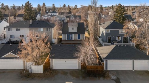 4416 Quentin Court Sw, Calgary, AB - Outdoor With Facade