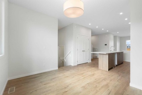 688 Buffaloberry Manor Se, Calgary, AB - Indoor