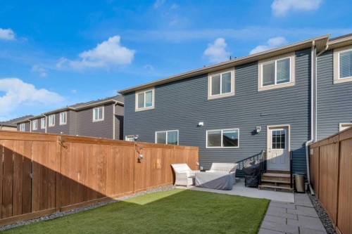594 Hillcrest Road Sw, Airdrie, AB - Outdoor With Exterior