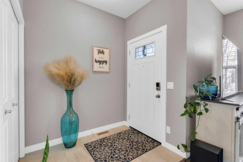 594 Hillcrest Road Sw, Airdrie, AB - Indoor Photo Showing Other Room