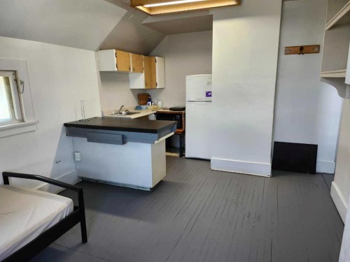 522 21 Avenue Nw, Calgary, AB - Indoor Photo Showing Kitchen