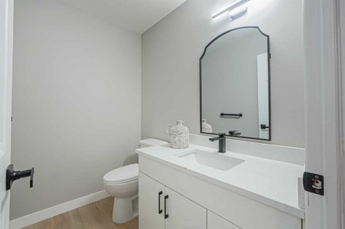 95 Tarington Way Ne, Calgary, AB - Indoor Photo Showing Bathroom