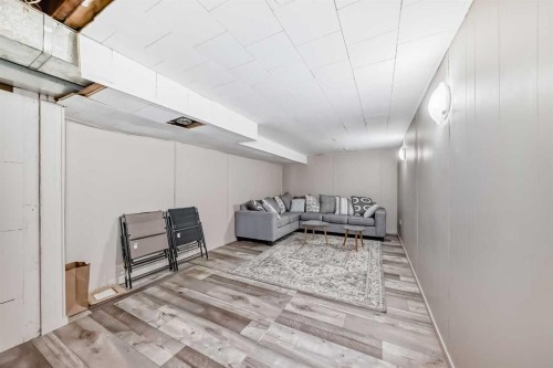 627 Fortalice Crescent Se, Calgary, AB - Indoor Photo Showing Other Room
