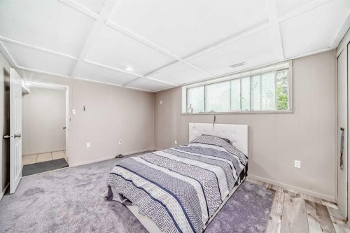 627 Fortalice Crescent Se, Calgary, AB - Indoor Photo Showing Bedroom