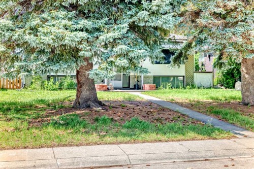 627 Fortalice Crescent Se, Calgary, AB - Outdoor