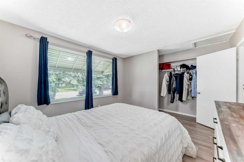 627 Fortalice Crescent Se, Calgary, AB - Indoor Photo Showing Bedroom