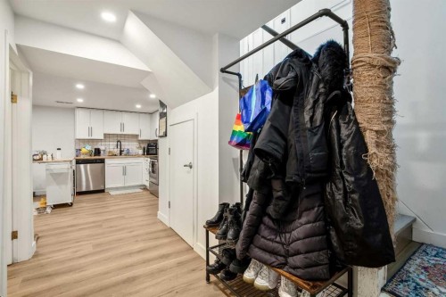 1986 Cottonwood Crescent Se, Calgary, AB - Indoor