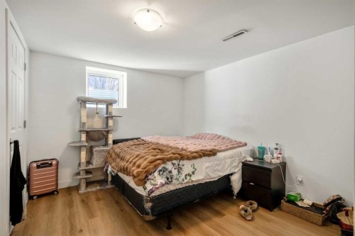 1986 Cottonwood Crescent Se, Calgary, AB - Indoor Photo Showing Bedroom