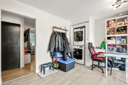 1986 Cottonwood Crescent Se, Calgary, AB - Indoor