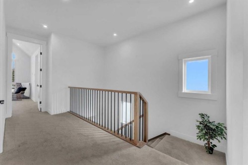 4525 20 Avenue Nw, Calgary, AB - Indoor Photo Showing Other Room