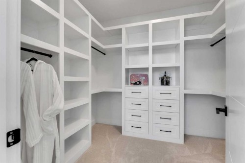 4525 20 Avenue Nw, Calgary, AB - Indoor With Storage