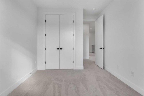 4525 20 Avenue Nw, Calgary, AB - Indoor Photo Showing Other Room