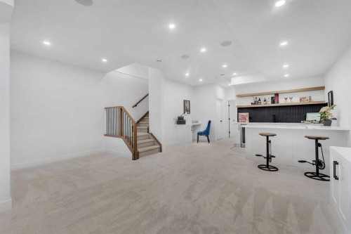 4525 20 Avenue Nw, Calgary, AB - Indoor