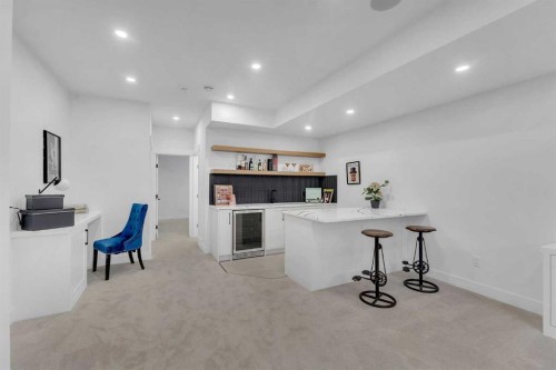 4525 20 Avenue Nw, Calgary, AB - Indoor