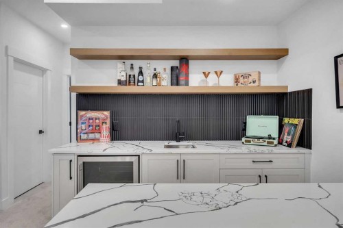 4525 20 Avenue Nw, Calgary, AB - Indoor