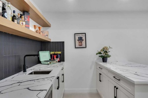 4525 20 Avenue Nw, Calgary, AB - Indoor