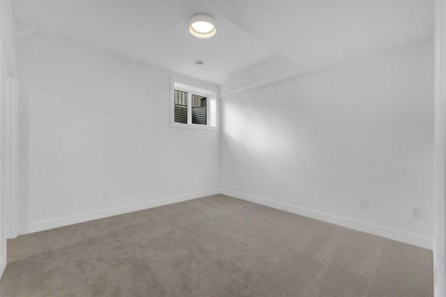 4525 20 Avenue Nw, Calgary, AB - Indoor Photo Showing Other Room
