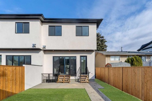 4525 20 Avenue Nw, Calgary, AB - Outdoor