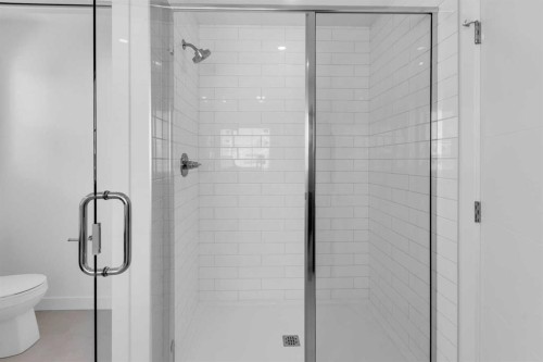 140 Copperhead Road Se, Calgary, AB - Indoor Photo Showing Bathroom