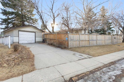 81 Westminster Drive Sw, Calgary, AB - Outdoor