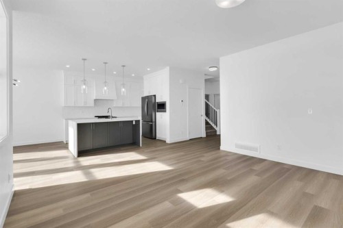 144 Copperhead Road Se, Calgary, AB - Indoor Photo Showing Kitchen