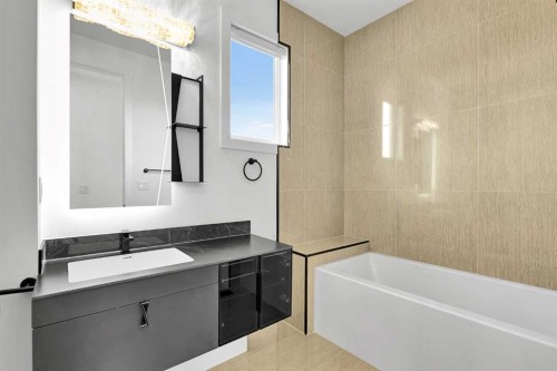 2605 1 Street Ne, Calgary, AB - Indoor Photo Showing Bathroom
