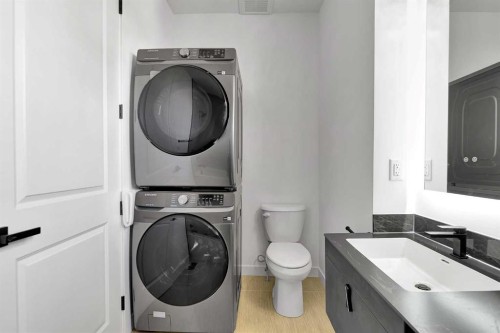 2605 1 Street Ne, Calgary, AB - Indoor Photo Showing Laundry Room