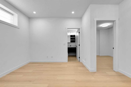2605 1 Street Ne, Calgary, AB - Indoor Photo Showing Other Room