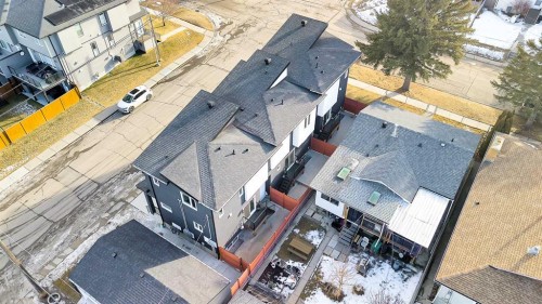 2605 1 Street Ne, Calgary, AB - Outdoor