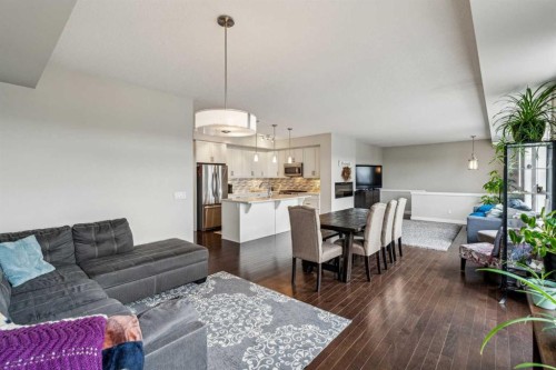 30 Cranbrook Villas Se, Calgary, AB - Indoor