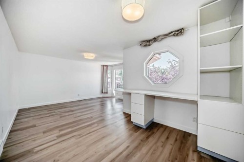 7 Signature Mews Sw, Calgary, AB - Indoor Photo Showing Other Room